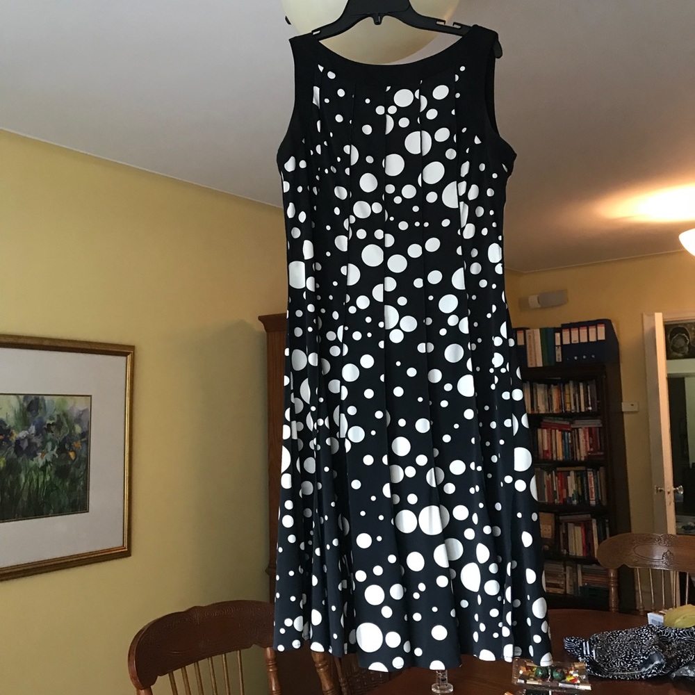 Studio I Black with White Polka Dots. Keyhole back